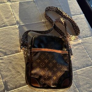 Louis Vuitton Danube GM with added Leopard Strap